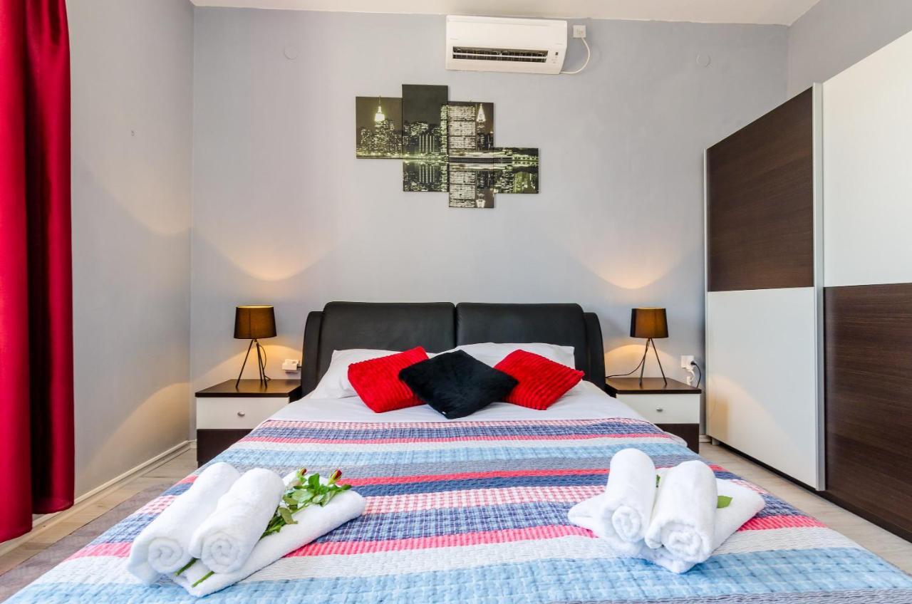 Holiday Home Lungo Mare Mlini Exterior photo