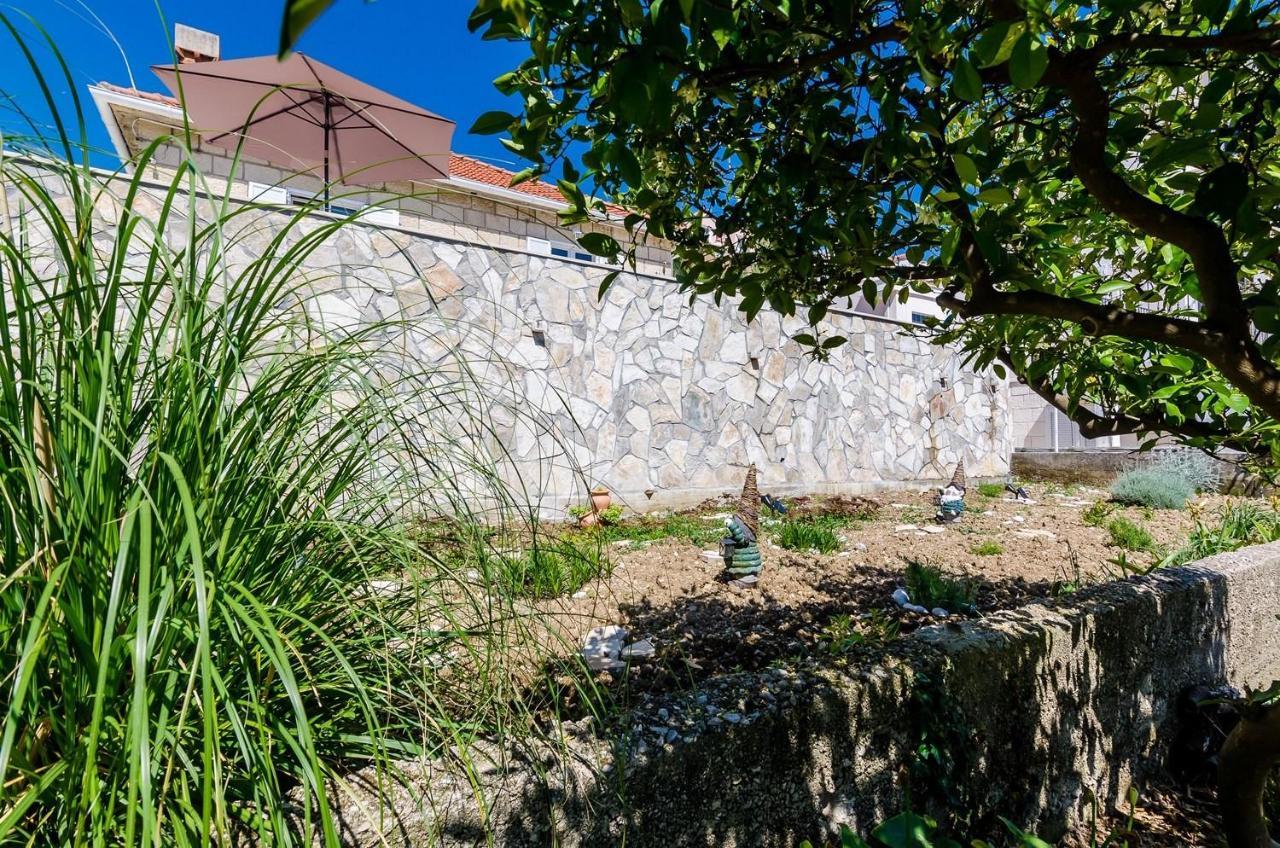 Holiday Home Lungo Mare Mlini Exterior photo