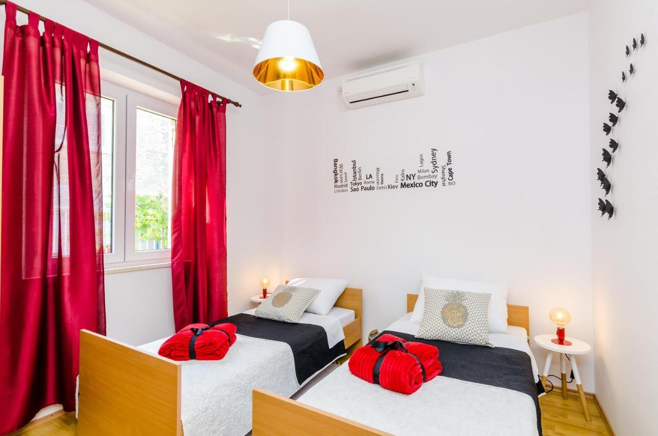 Holiday Home Lungo Mare Mlini Exterior photo