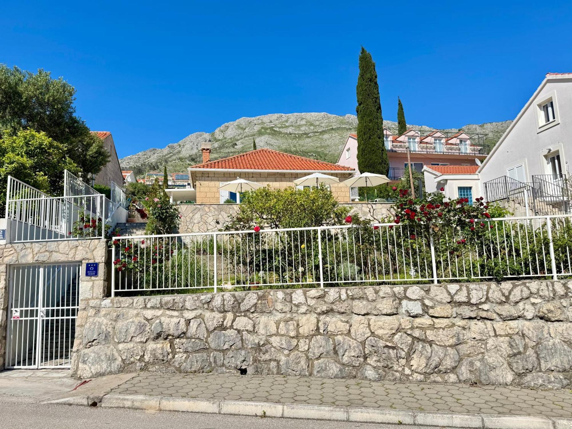 Holiday Home Lungo Mare Mlini Exterior photo