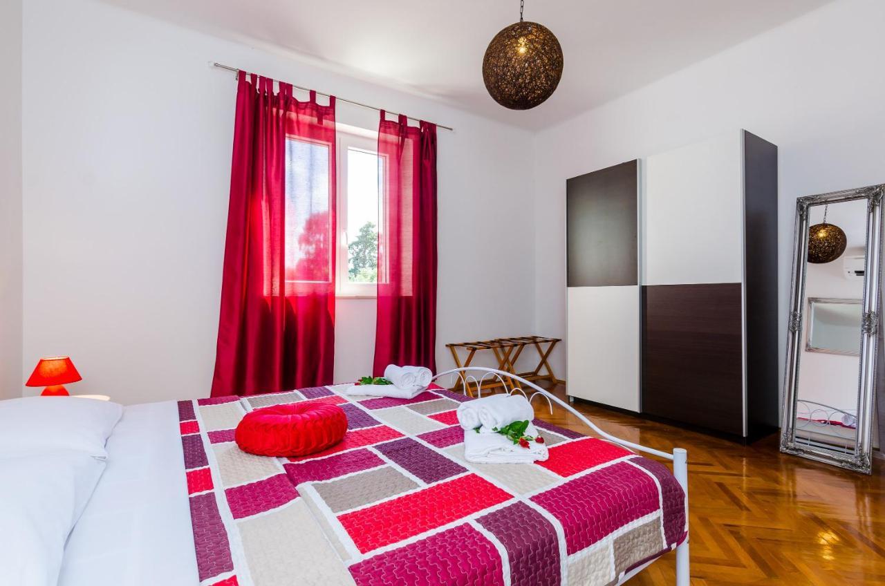 Holiday Home Lungo Mare Mlini Exterior photo
